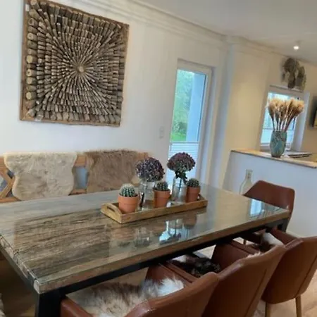 Nyaraló *neu* Extravagantes Eifelhaus Am Nuerburgring Mannebach