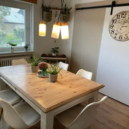 *neu* Extravagantes Eifelhaus Am Nuerburgring * Mannebach (Vulkaneifel)