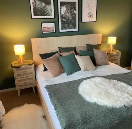 *neu* Extravagantes Eifelhaus Am Nuerburgring * Mannebach (Vulkaneifel)